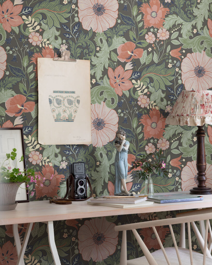 Tapet med blommor i olika färger i ett kontor