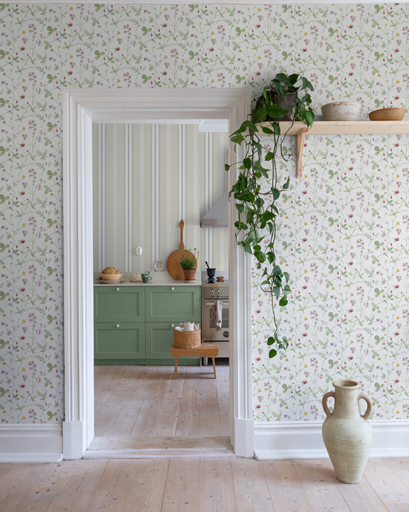 cute wallpaper with clovers, wild strawberries, and small flowers