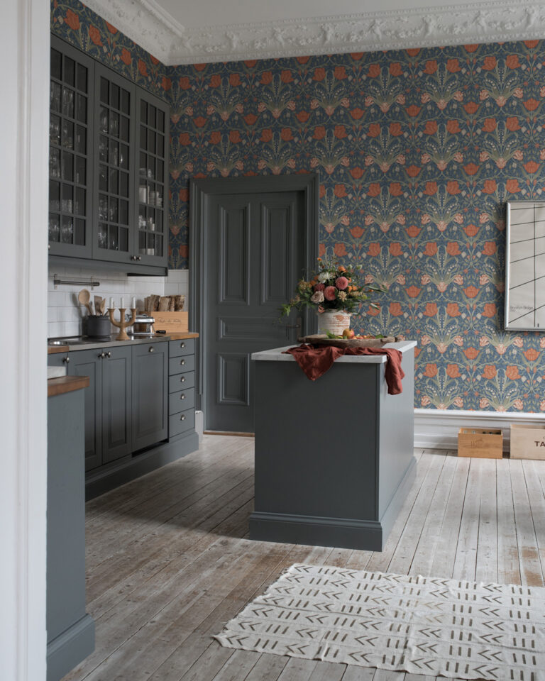 blue wallpaper with tulips