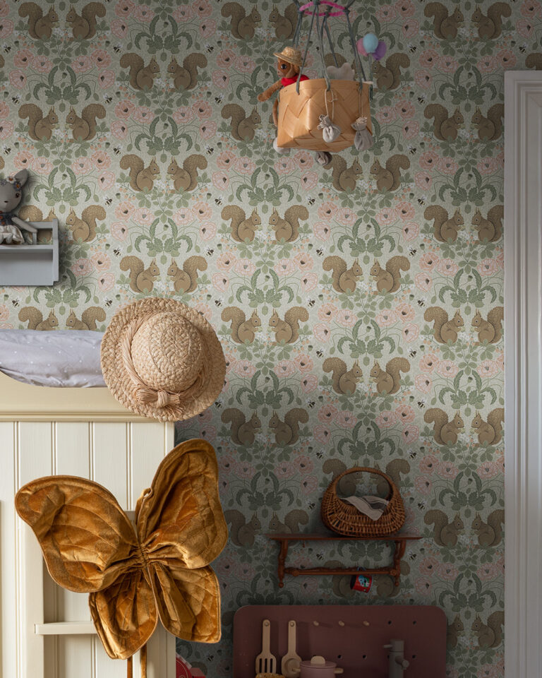 Light-colored wallpaper featuring a squirrel and poppy flowers, with the squirrel eating acorns. The wallpaper also features cute bumblebees and wild strawberries.
