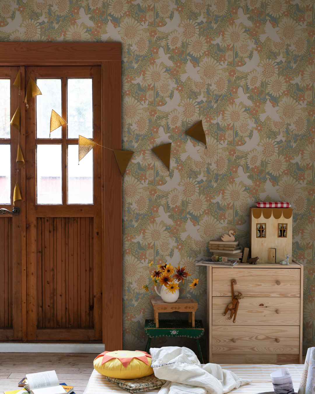 Cozy children's rooms for storytime, a Vimpel dresser, and a mattress