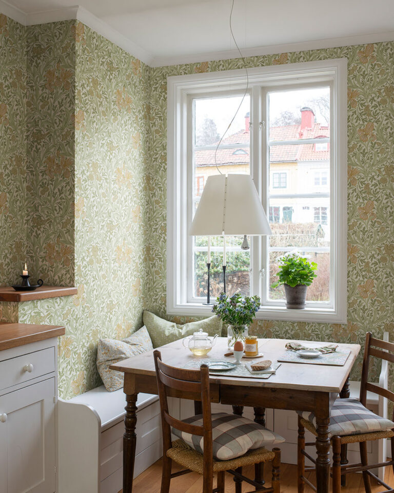 William Morris wallpaper with birds in the kitchen